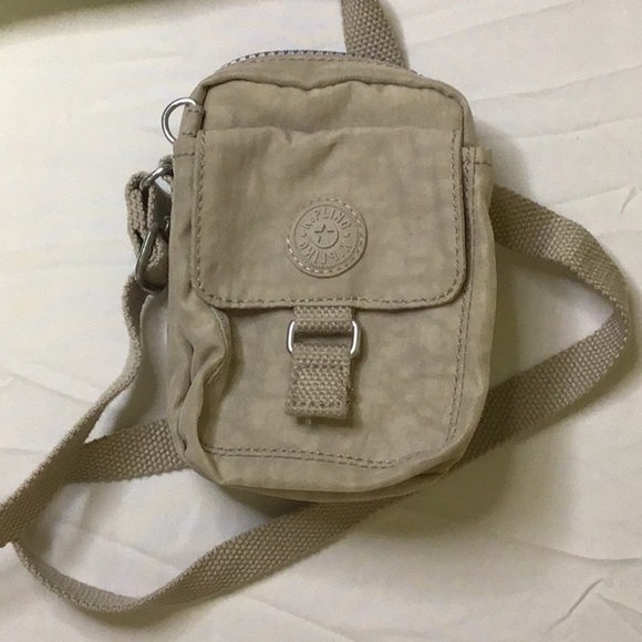 Kipling Cream Mini Bag Compact and Chic - Picture 1 of 6